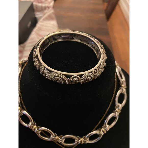 This is a Brighton Anahita silver-plated scrolled hinged bangle bracelet with Sw - Picture 7 of 8
